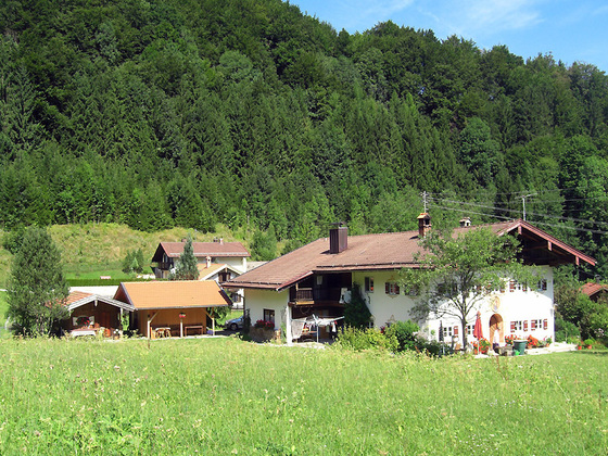 Hausansicht mit Freisitz