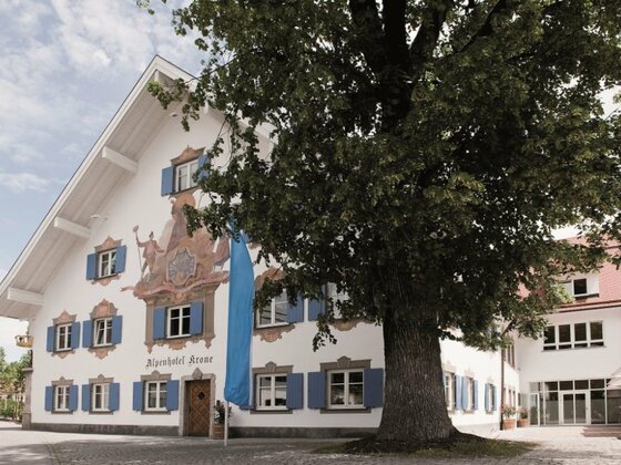 Alpenhotelkrone-Außenansicht