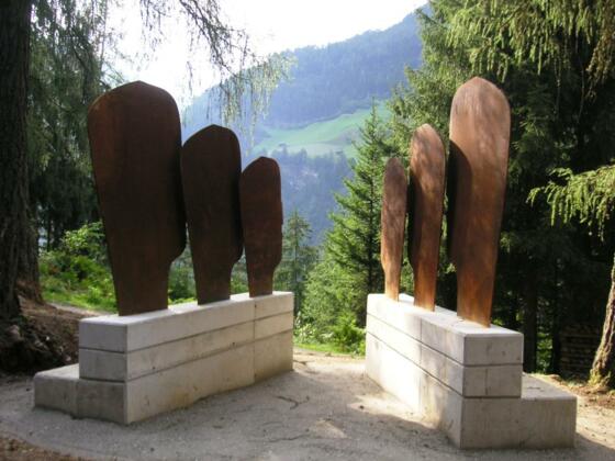 Franz Senn Weg Skulpturen Weggabelung