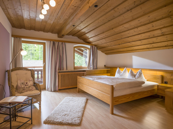 gemütliches Schlafzimmer in der 3-Zimmer-Ferienwohung