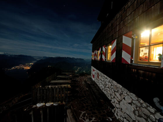 Gmundner Hütte bei Nacht