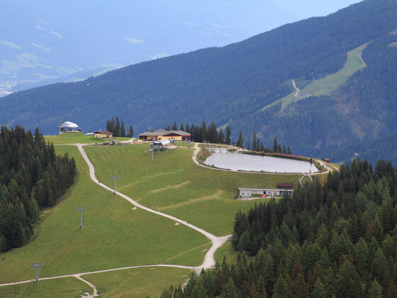 Blick vom Gipfel zur Grafenbergbahn
