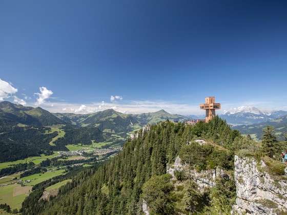 Buchensteinwand mit Jakobskreuz