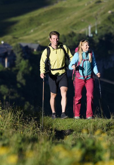 Die Landsberger Hütte im Hintergrund