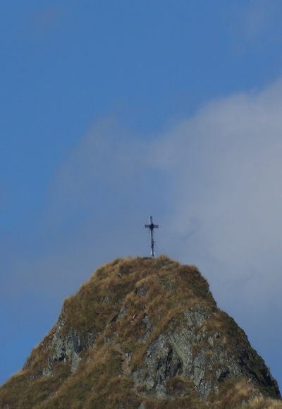 das Gipfelkreuz des Roßgruberkogels