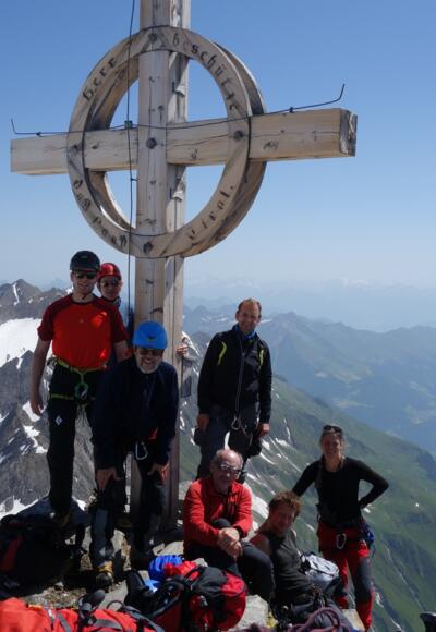 Gipfel mit Tiefblick nach Pfelders