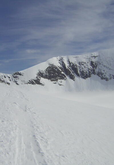 Keilscharte links und Südflanke des Weißen Bärenkopfs