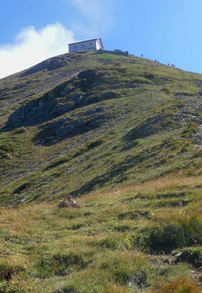 Helm - Gipfelhang mit gleichnamigen Haus
