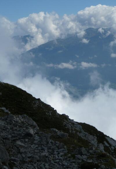 Aussichtsreicher Wegabschnitt  am Goetheweg hoch über Innsbruck