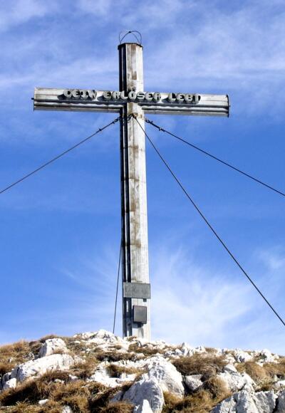 Gipfelkreuz 1599 m der Pyramide