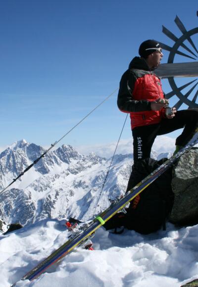 Die Östl. Knotenspitze - bestiegen wird der etwas niedrigere Südgipfel.