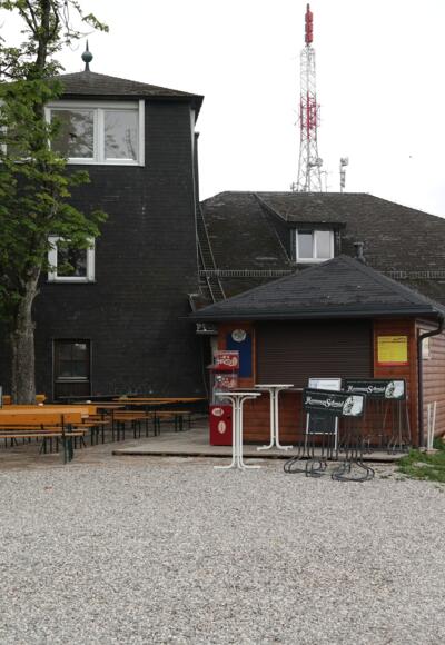 Das Gasthaus am Grünberg lädt gerne zur Rast ein.