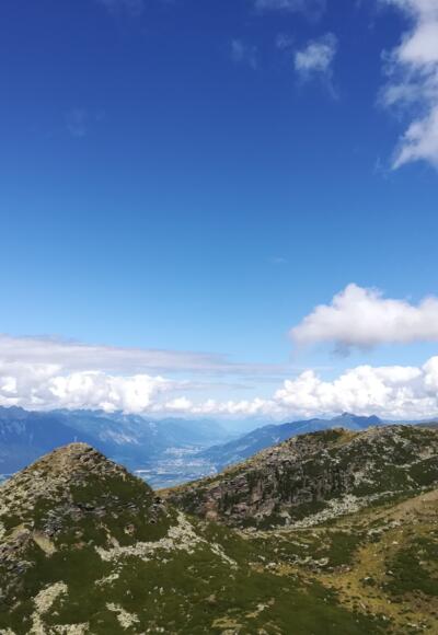 Blick in das Unterinntal mit der Neunerspitze im Vordergrund