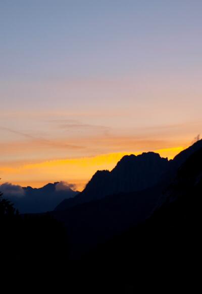 Sonnenaufgang am Wiesenplateau um 1850m