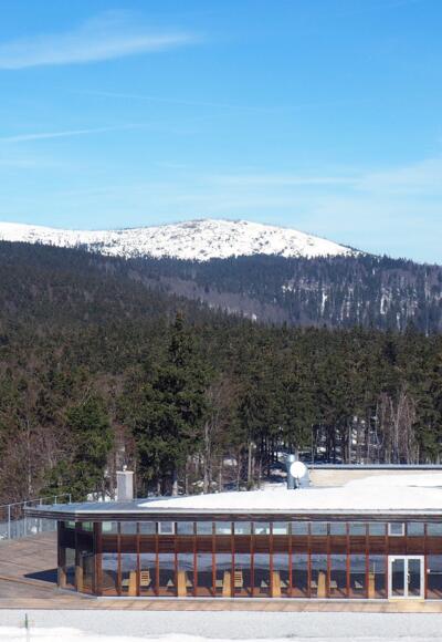 Zwiesel-Treff und Plöckenstein vom Gipfelkreuz