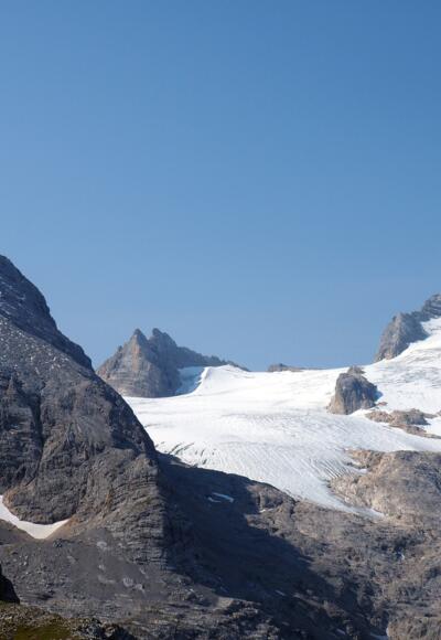 H. Gjaidstein, Dirndln und Hoher Dachstein