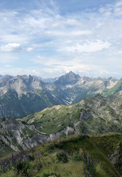 Blick von der Roten Spitze in Richtung Hochvogel