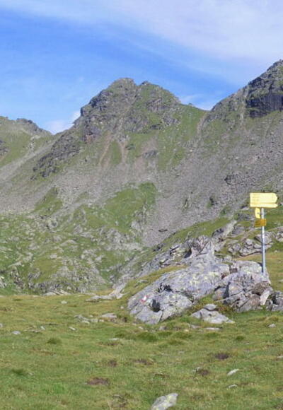 gesamter Gratverlauf vom östl. Sattelkopf rechts bis zum Schleinitz links
