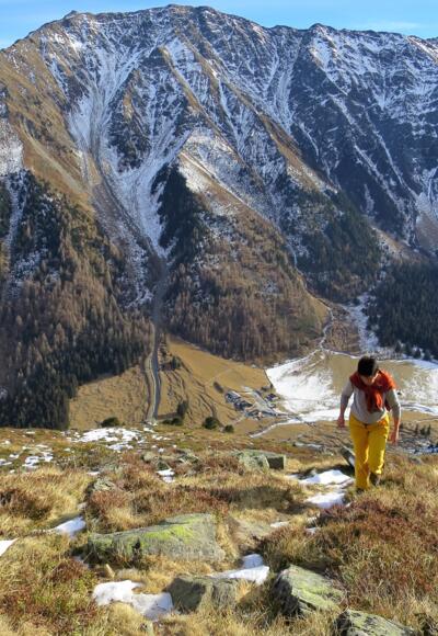 Unterwegs Richtung Mutenkogel am 02.01.2016. Hinten der Freihut.