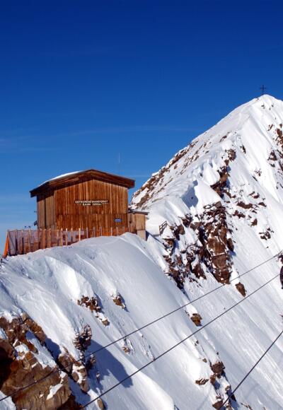 Gefrorene Wandgratbahn-Hütte 3250m.