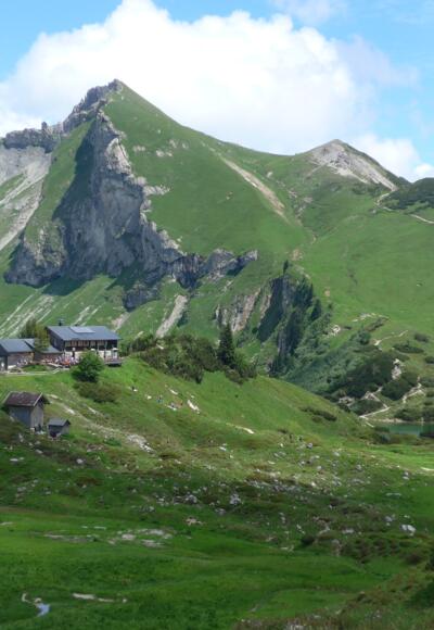 Landsberger Hütte unterhalb der Schochenspitze