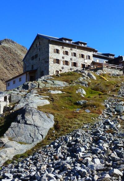 Braunschweiger Hütte mit Karleskopf (2902 m)