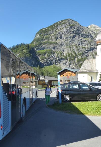 Haltestelle an der Kirche in Zug