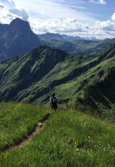 Am Grünhorn mit Blick auf den Widderstein