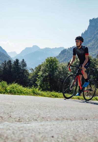 Rennradfahrer Richtung Schnepfegg