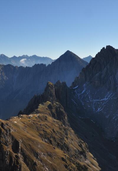 Blick nach Osten auf die Freiungspitzen und dahinter den großen Solstein