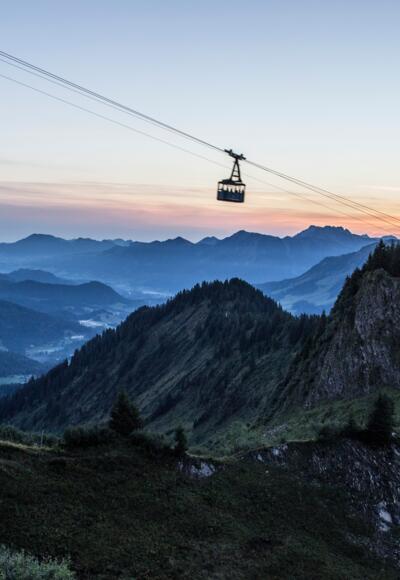Walmendingerhornbahn bei Sonnenaufgang