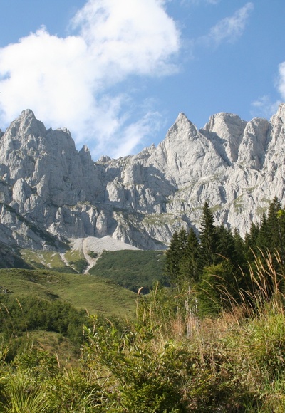 Die mächtigen Felswände auf der Ostseite des Wilden Kaisers