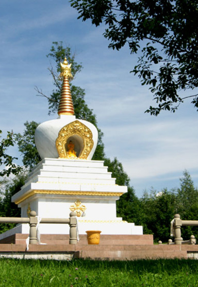 Friedensstupa des buddhistischen Kloster Letzehof