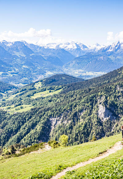 Ausblick vom Scheibenkaser über den Berchtesgadener Talkessel zum Watzmann