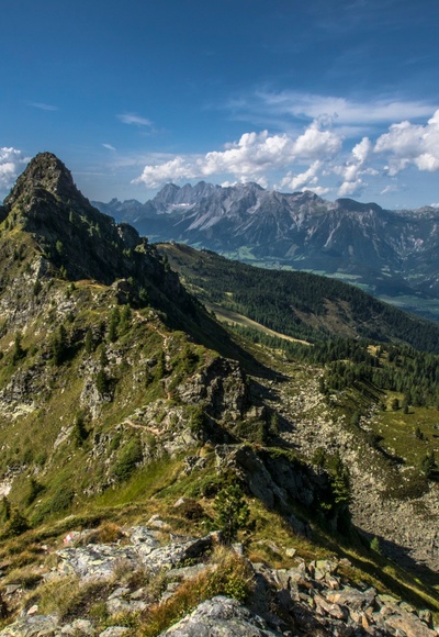 Blick über den Krahbergzinken zum Dachsteinmassiv