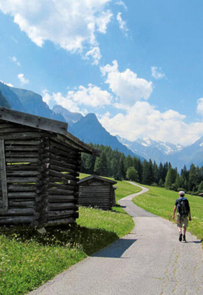 Gschnitztal mit Blick auf die Stubaier Alpen