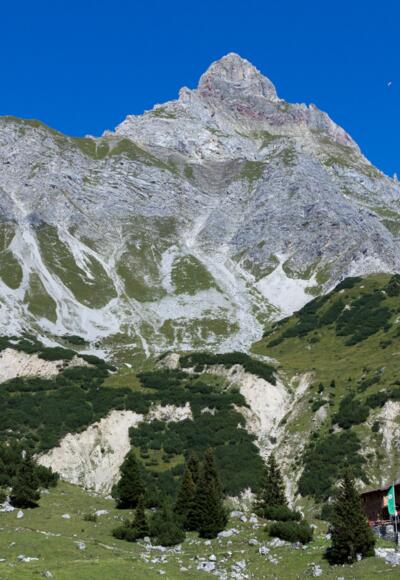 Zimba mit Heinrich Hueter-Hütte