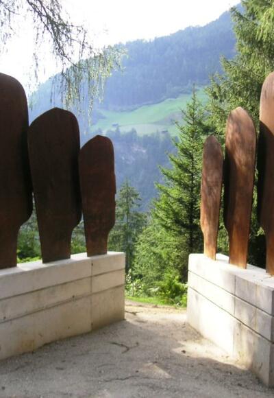 Franz Senn Weg Skulpturen Weggabelung