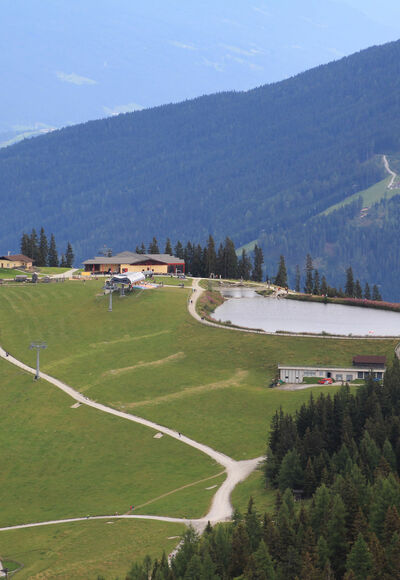 Blick vom Gipfel zur Grafenbergbahn