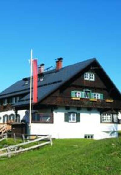 Hütte im Sommer