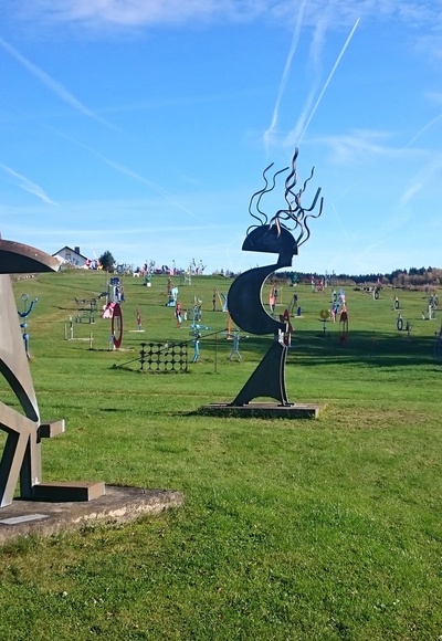 Skulpturen im Eisenpark Eisenbühl