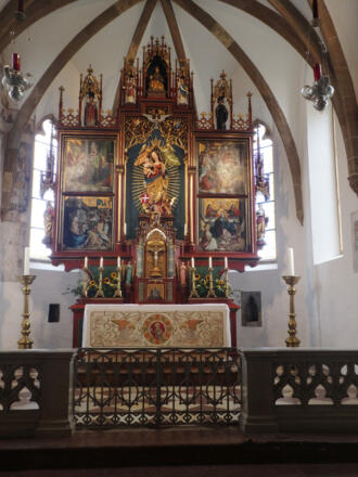 Kirche Mariapfarr Altar