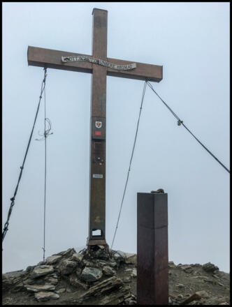 Das Gipfelkreuz des Hochwilde (Südgipfel)