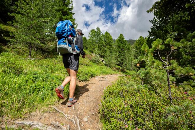 Tolle Wege, die auch mit "schwerem Rucksack" gut gehen.