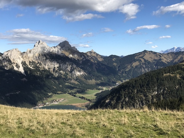 Blick vom Neunerköpfle Richtung Haldensee und Rot Flüh