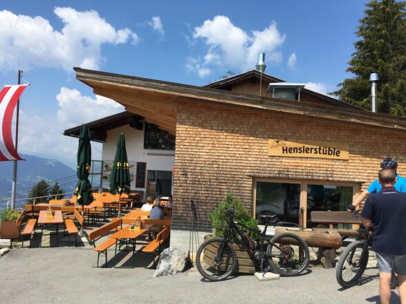 Etappe 2: Kurze Kaffee-Pause beim Henslerstüble