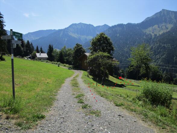 Immer der rot-weiß-roten Markierung folgend finden sie den Weg problemlos