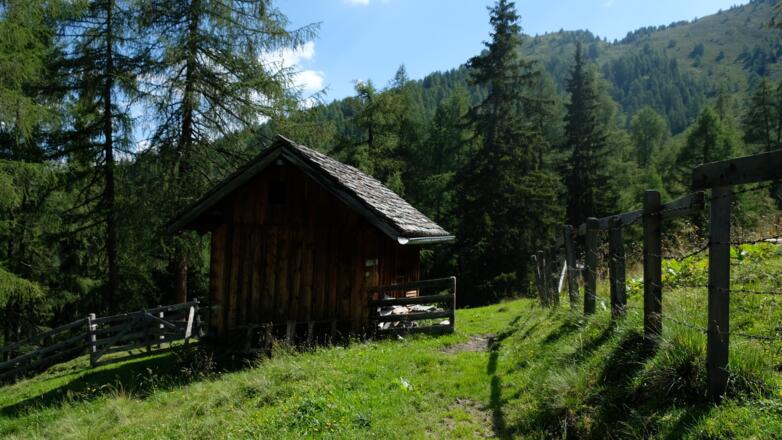 Hütte auf der Zirmaalm