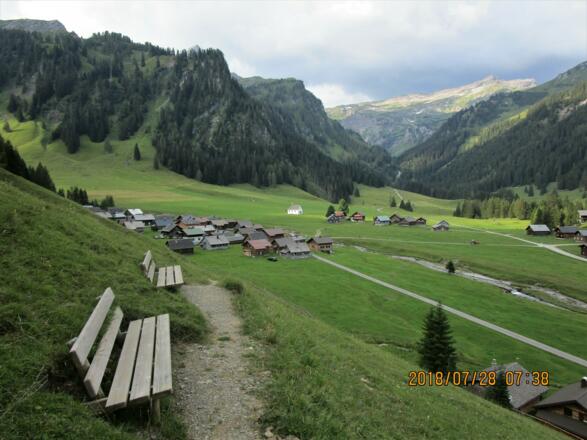 Blick auf den Nenzinger Himmel vom Aufstieg zur Setschalpe