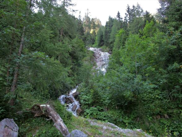 Der Stübenwasserfall hat auch in diesem trockenen Sommer 2018 genügend Wasser